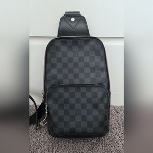 Louis Vuitton Avenue Sling